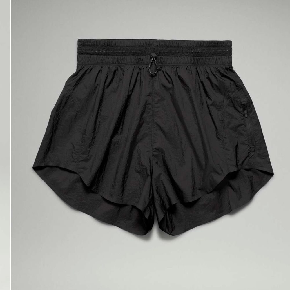 Lululemon Step Out High Rise Short 3” packable water repellent 8 layer